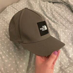 North Face Hat Gray FlexFit 110 NWOT